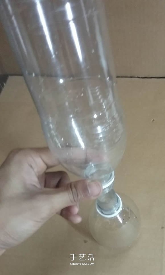 矿泉水瓶废物利用手工制作奖杯,国旗和酒杯