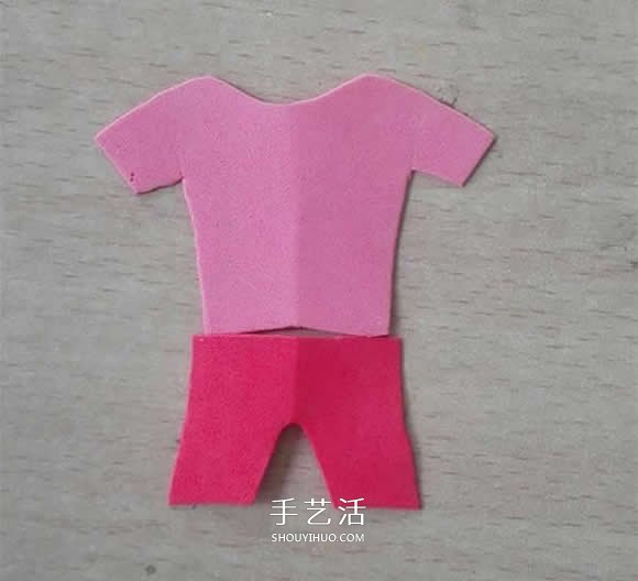 简单又可爱!海绵纸手工制作衣服贴画的方法