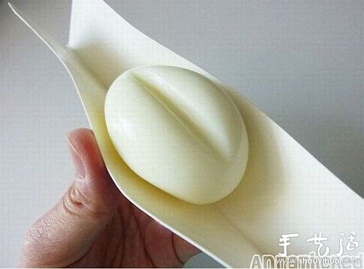 心形鸡蛋的DIY手工制作方法 -  www.shouyihuo.com