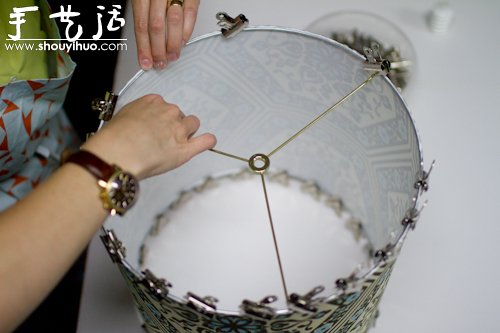 布艺灯罩手工DIY教程 -  www.shouyihuo.com