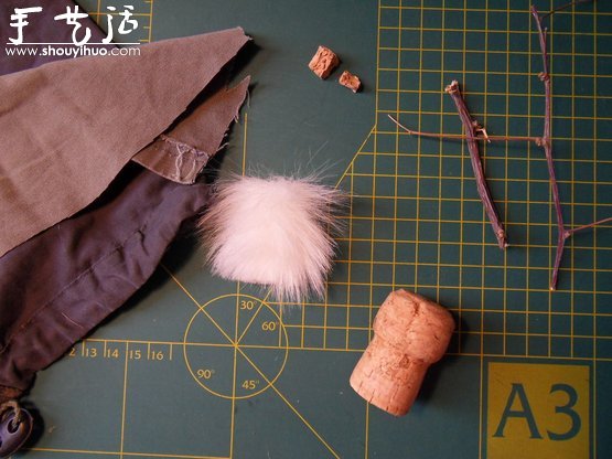 软木塞DIY制作灰袍甘道夫 -  www.shouyihuo.com