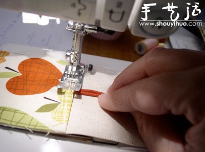 手工DIY可爱碎花拼布的挎肩包 -  www.shouyihuo.com