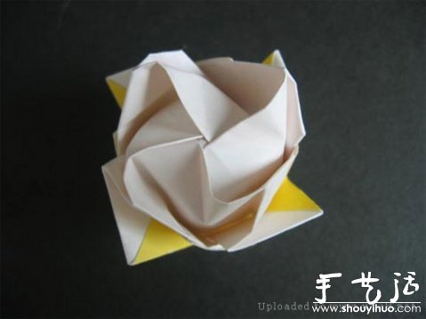玫瑰折纸方法教程 -  www.shouyihuo.com