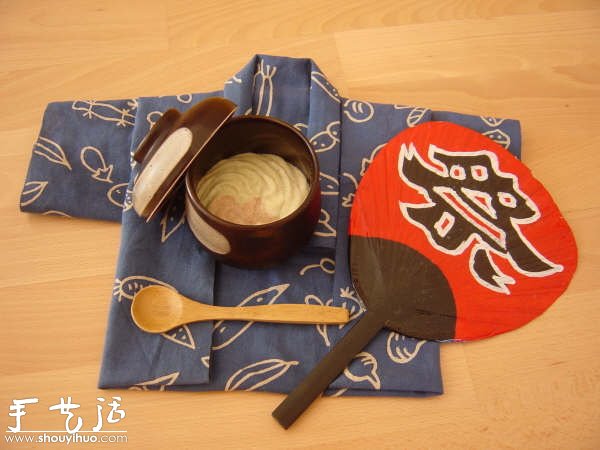 日式餐巾折纸方法 -  www.shouyihuo.com