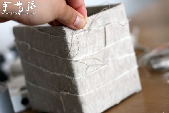 牛奶盒和布条废物利用DIY吊篮盆栽 -  www.shouyihuo.com