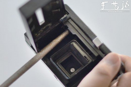 旧相机DIY改装成iPhone手机充电插座 -  www.shouyihuo.com