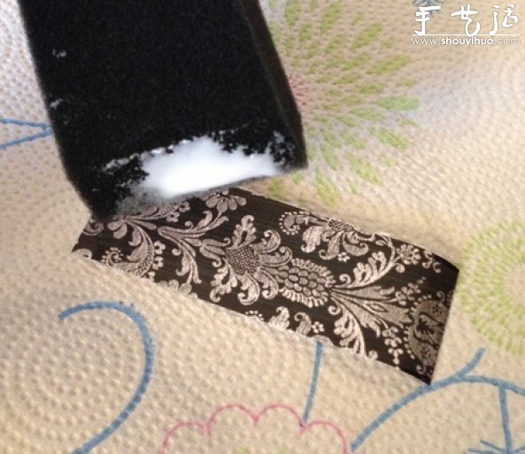 DIY蕾丝蜡烛杯的手工教程 -  www.shouyihuo.com