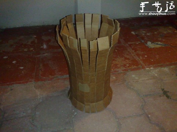 废旧纸箱手工DIY制作cosplay帽子 -  www.shouyihuo.com