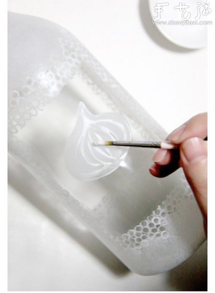 漂亮的手绘玻璃瓶DIY教程 -  www.shouyihuo.com