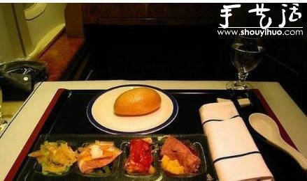 世界各地各个航空公司头等舱的餐饮照片 -  www.shouyihuo.com