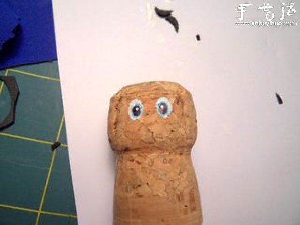 红酒木塞子手工DIY马里奥的教程 -  www.shouyihuo.com