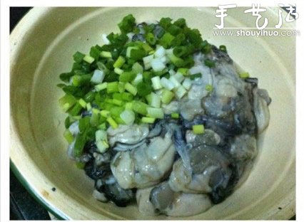 潮汕小吃蚝烙的做法 -  www.shouyihuo.com