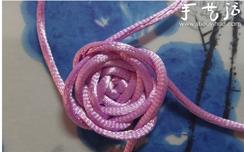 吉祥结玫瑰花手工制作 -  www.shouyihuo.com