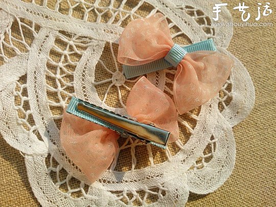适合小女孩佩戴的蝴蝶结发夹 -  www.shouyihuo.com