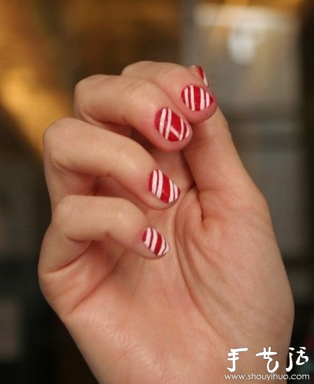 甜美又时尚 糖果风条纹美甲简易DIY -  www.shouyihuo.com