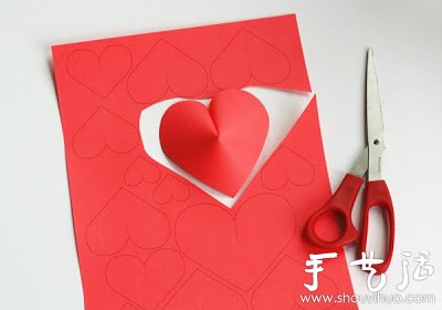 简单剪纸DIY心形墙饰 -  www.shouyihuo.com