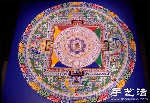 “繁华，不过是一掬细沙” 沙子绘制的佛学图案  -  www.shouyihuo.com