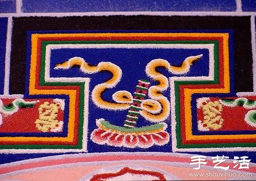 “繁华，不过是一掬细沙” 沙子绘制的佛学图案  -  www.shouyihuo.com