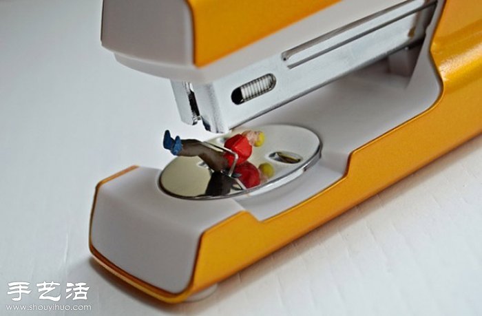 巧用小人物模型拍摄出有趣的迷你世界 -  www.shouyihuo.com