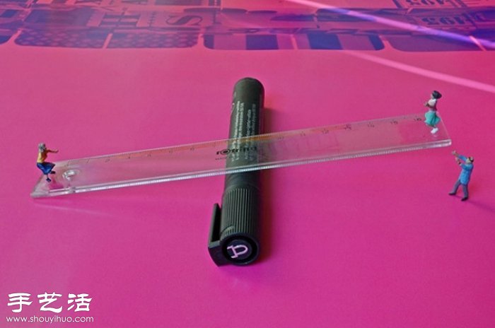 巧用小人物模型拍摄出有趣的迷你世界 -  www.shouyihuo.com