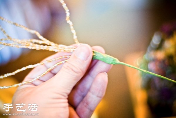 胸针手捧花手工制作教程 -  www.shouyihuo.com
