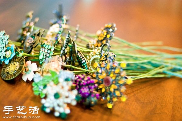胸针手捧花手工制作教程 -  www.shouyihuo.com