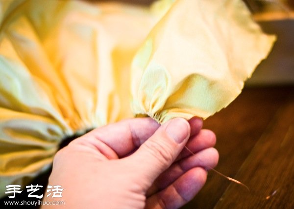 胸针手捧花手工制作教程 -  www.shouyihuo.com