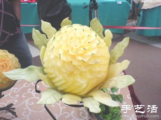 精美绝伦的的牡丹花西瓜雕刻 -  www.shouyihuo.com
