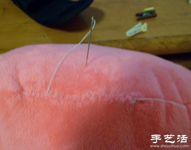 草莓靠枕/抱枕手工制作方法 -  www.shouyihuo.com