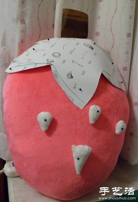 草莓靠枕/抱枕手工制作方法 -  www.shouyihuo.com
