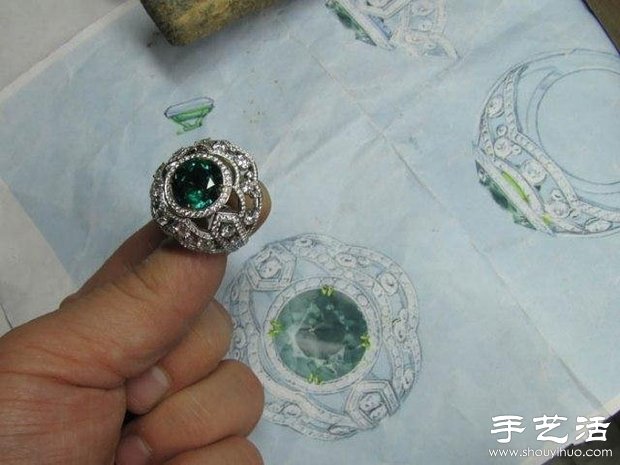 绿宝石戒指的手工制作过程 -  www.shouyihuo.com