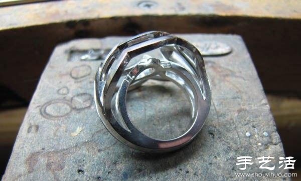 绿宝石戒指的手工制作过程 -  www.shouyihuo.com