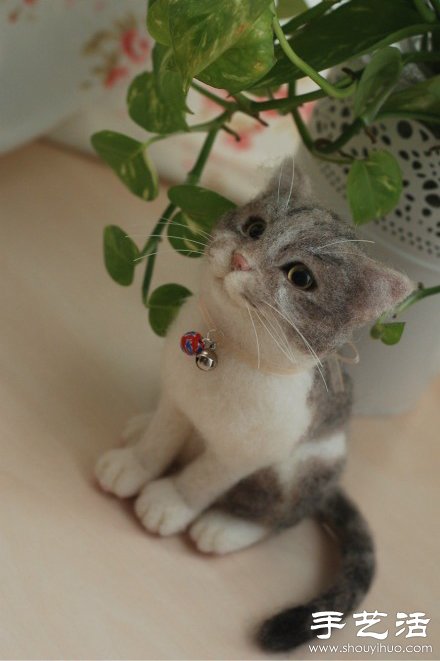 超萌的手工制作羊毛毡猫咪玩偶 -  www.shouyihuo.com