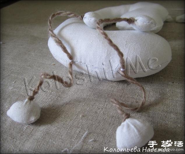 搞怪小马挂件/挂饰手工制作教程 -  www.shouyihuo.com