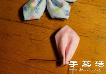 不织布手工制作花朵装饰图解教程 -  www.shouyihuo.com