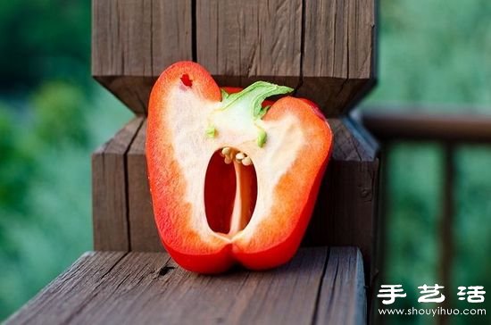 青椒与红椒创意DIY恐怖表情 -  www.shouyihuo.com