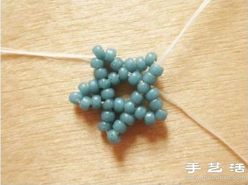 串珠五角星项链吊坠手工制作图解教程 -  www.shouyihuo.com