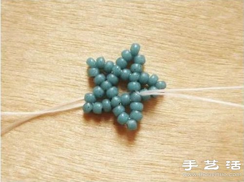 串珠五角星项链吊坠手工制作图解教程 -  www.shouyihuo.com