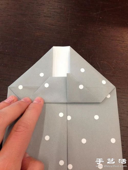 手工折纸制作经典的礼品包装袋 -  www.shouyihuo.com