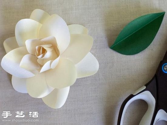 卡纸手工制作栀子花手工花图解教程 -  www.shouyihuo.com
