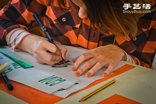 阿根廷一家面包房的粉笔画识别设计 -  www.shouyihuo.com