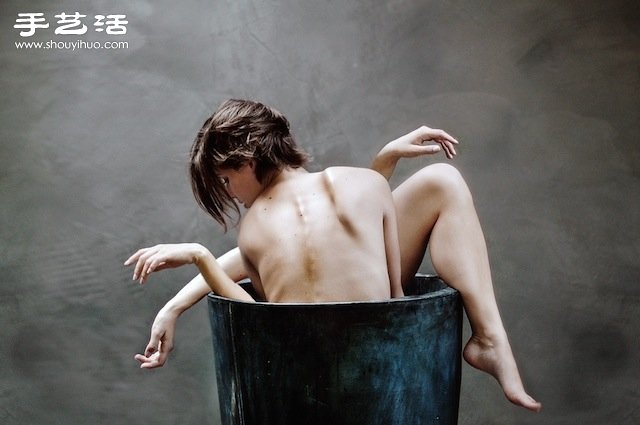 艺术家眼中的自己 10张走进灵魂深处自拍照 -  www.shouyihuo.com