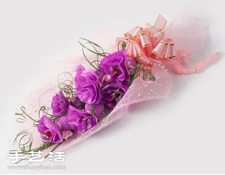 美丽皱纹纸花束手工制作方法图解教程 -  www.shouyihuo.com