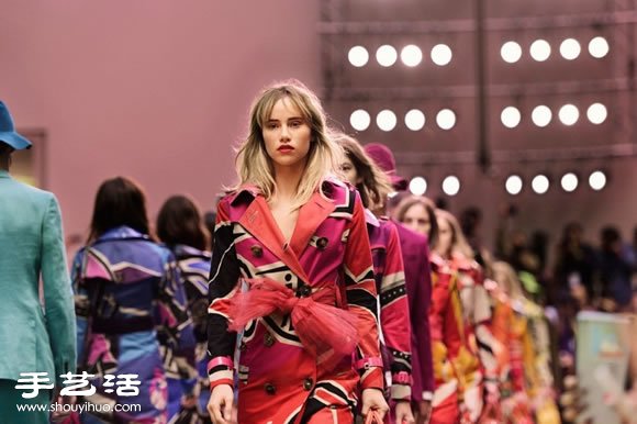 Burberry Prorsum 2015 春夏女装秀 -  www.shouyihuo.com