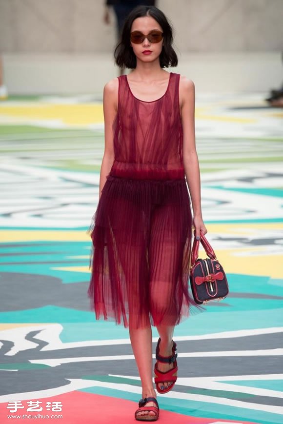 Burberry Prorsum 2015 春夏女装秀 -  www.shouyihuo.com