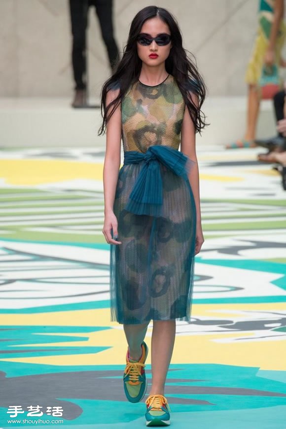 Burberry Prorsum 2015 春夏女装秀 -  www.shouyihuo.com