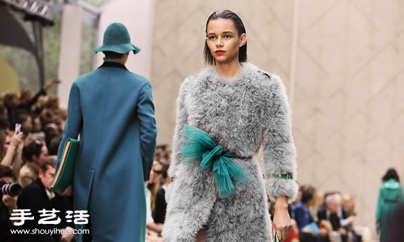 Burberry Prorsum 2015 春夏女装秀 -  www.shouyihuo.com