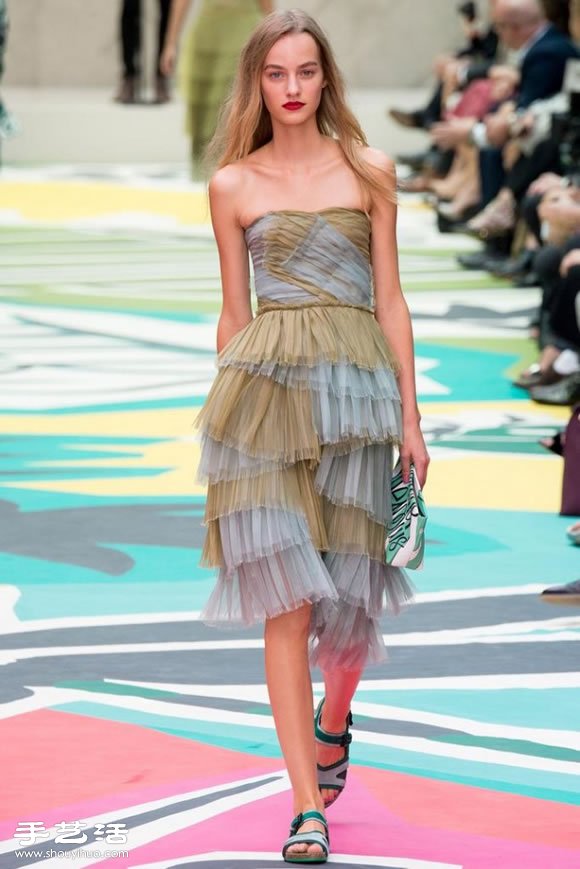Burberry Prorsum 2015 春夏女装秀 -  www.shouyihuo.com