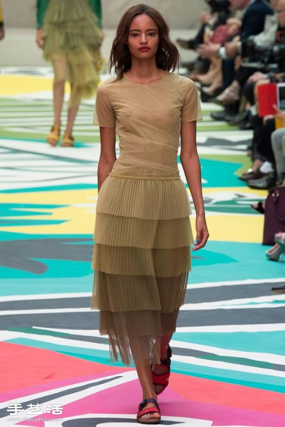 Burberry Prorsum 2015 春夏女装秀 -  www.shouyihuo.com