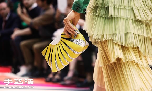 Burberry Prorsum 2015 春夏女装秀 -  www.shouyihuo.com